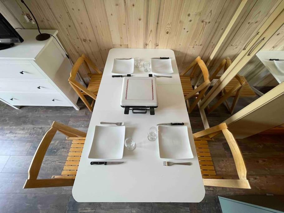 Studio Refait A Neuf Avec Balcon - Famille - Parking Couvert 샴루스 외부 사진