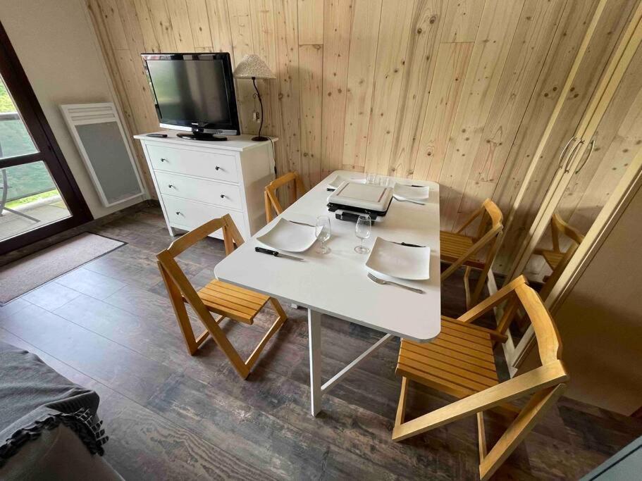 Studio Refait A Neuf Avec Balcon - Famille - Parking Couvert 샴루스 외부 사진